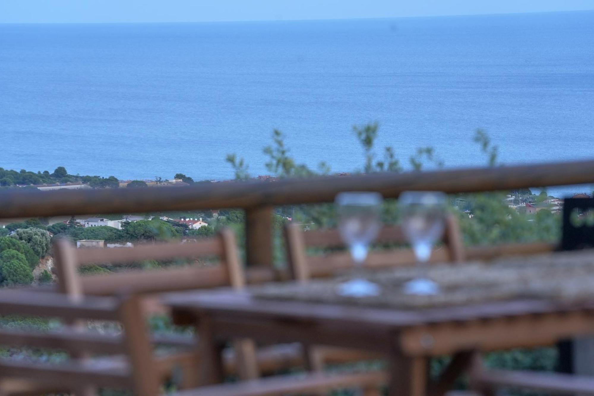 Villa Aaa View Private Terrace Outdoor Heated Hot Tub Family Fun Badalona Exterior foto